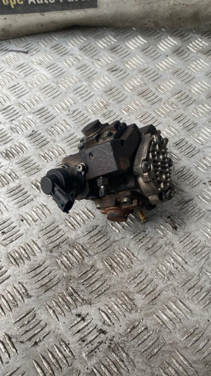 Pompa injectie Nissan Qashqai 2.0 DCI M9R833 cod 8200690744 / 0445010170
