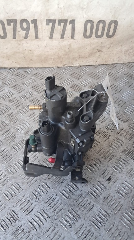 Pompa injectie noua 1.5 DCI K9K Renault Megane 3 an 2011 cod 8200704210 / 167000938R