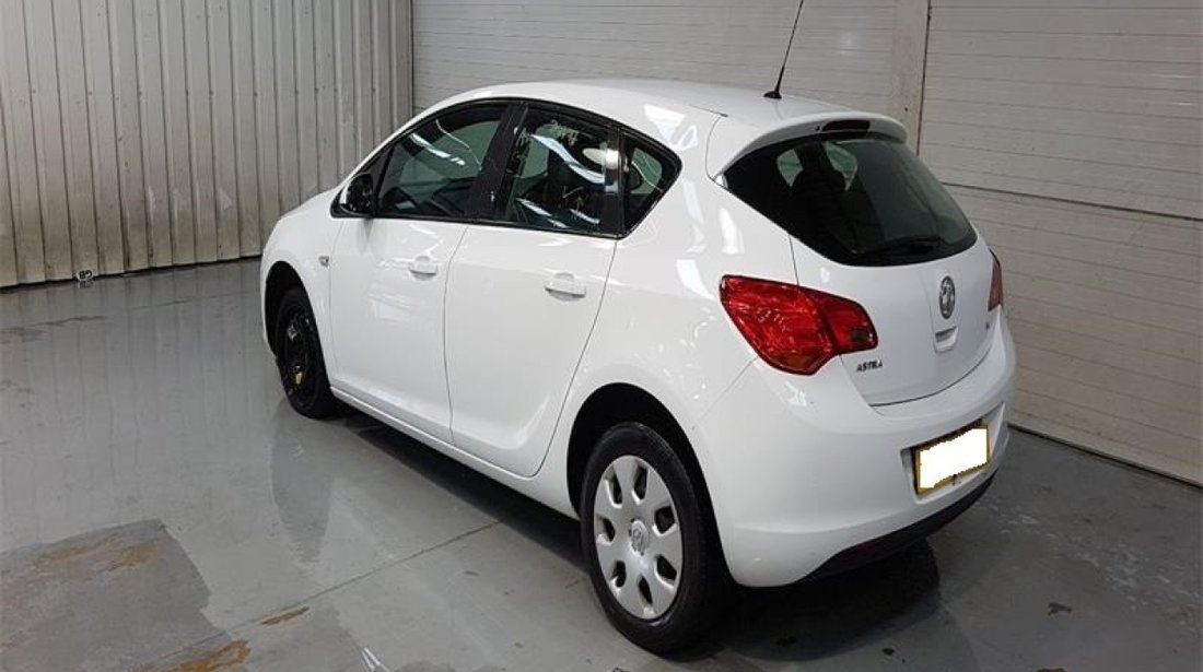 Pompa injectie Opel Astra J 2010 Hatchback 1.6 i