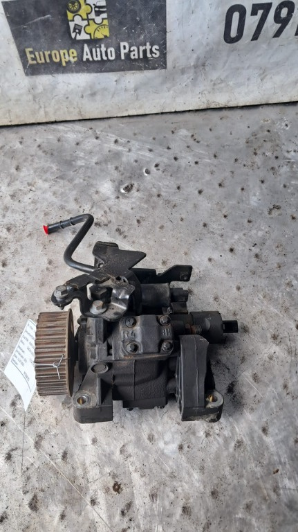 Pompa injectie Renault Clio 1.5 dci 110 CP cod motor K9K an 2015 cod 8200704210 / 167000061R