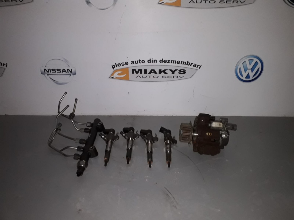 Pompa injectie si injectoare Citroen Xsara Picaso pentru motor 9H05