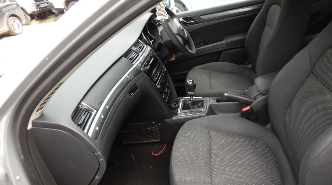 Pompa injectie Skoda Superb 2 2013 Berlina 1.6 TDI