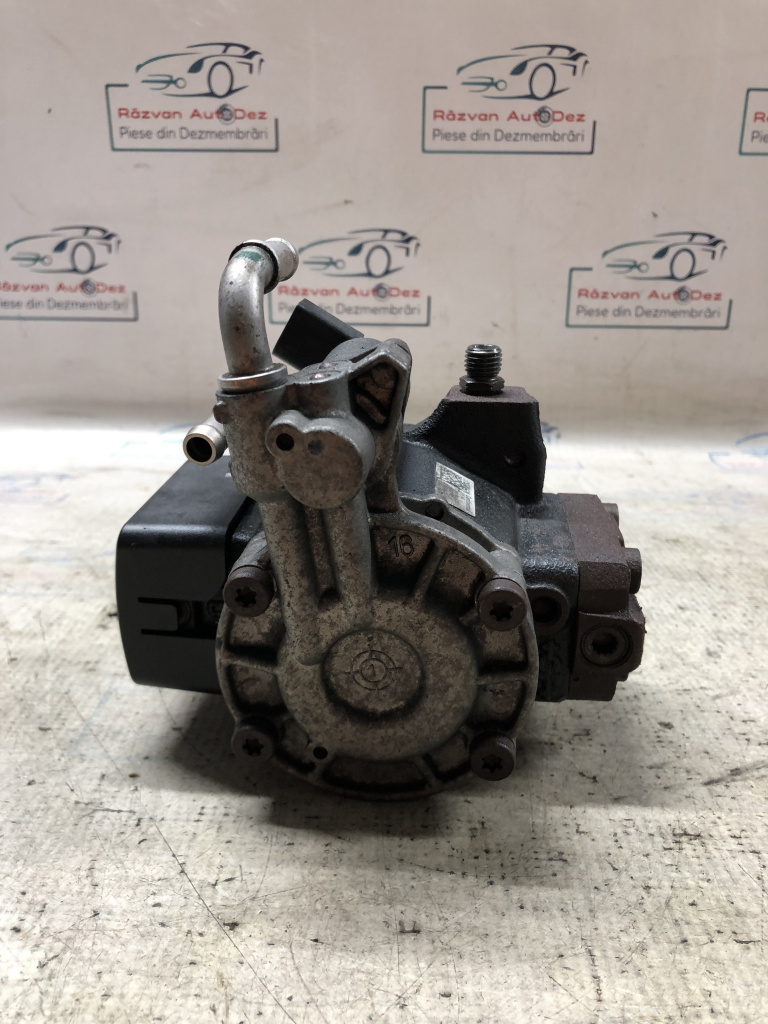 Pompa injectie Volkswagen Jetta 1.6 Motorina 2012, 03L130755E
