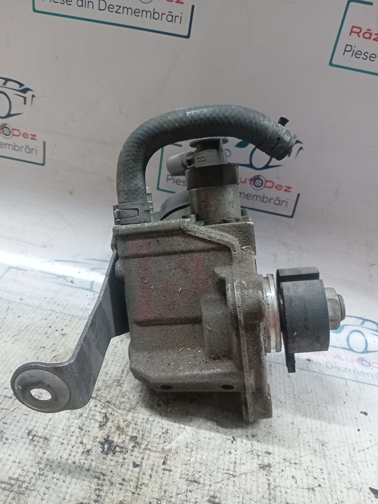 Pompa injectie Volkswagen Passat B7 2.0 2011, 03L130755L