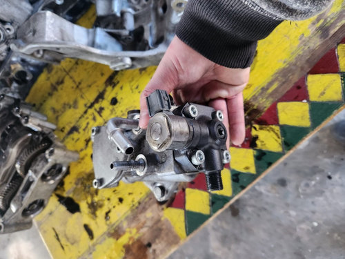 Pompa injectie Volvo S60 S90 XC60 XC90 2.0 D D4204T14 2019 Cod : 31432135