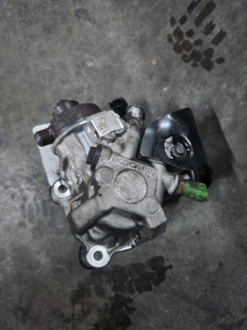 Pompa injectie Volvo V40 XC60 XC90 S40 S60 2.0 2011 D5204T6 Cod : 31372081 / 0445010681
