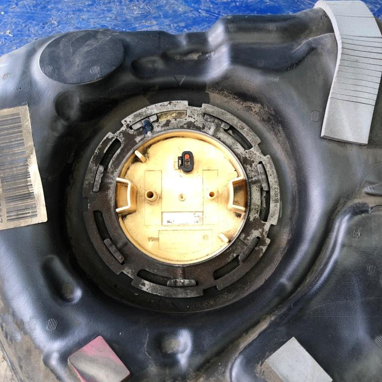 Pompa motorina din rezervor Mercedes E Class W212 2.2 DIESEL 2009-2016 COD A2124700400