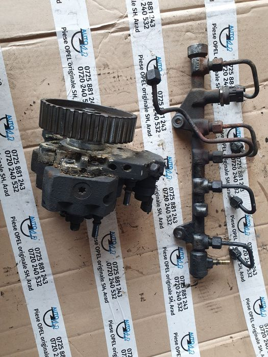 Pompa înalte rampă Opel Vivaro 1.9 DCI F9Q