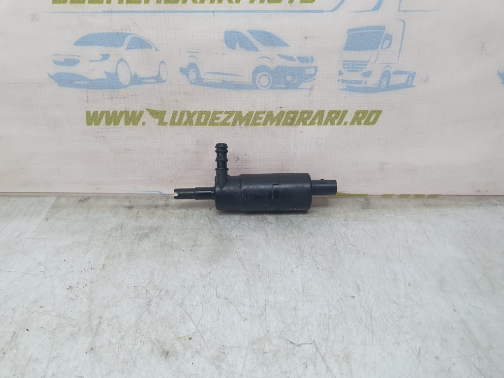 Pompa pompita vas lichid parbriz 3b0955681 Volkswagen VW Touareg generatia 1 7L [2002 - 2007]