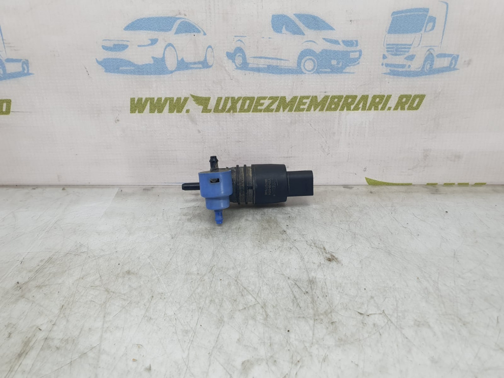 Pompa pompita vas lichid parbriz v10-08-0204 Volkswagen VW Passat B6 [2005 - 2010] 2.0 tdi CBA