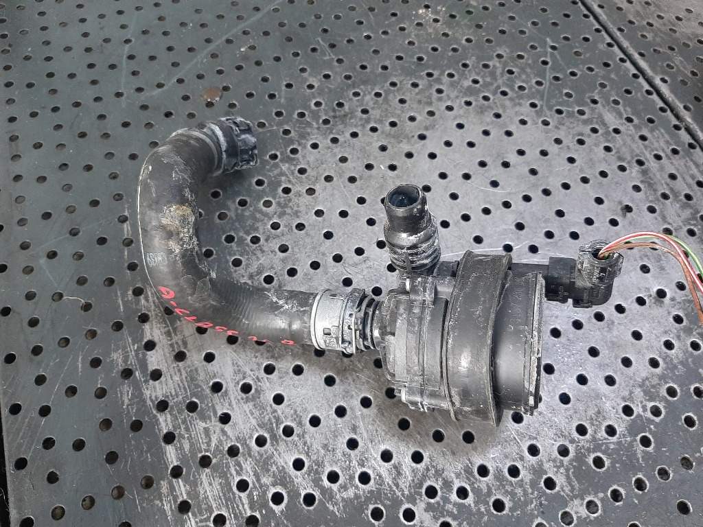 Pompa recirculare apa 2.0b 260920 mercedes cla gla a-class a35 amg w177 a0005006300 0392023448