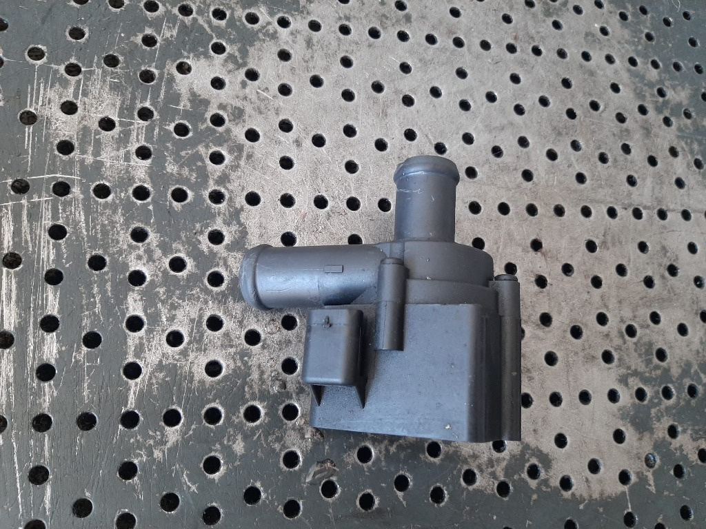 Pompa recirculare apa 2.7 tdi 3.0 tdi audi a4 b8 a5 8t 8f q5 8r a6 059121004g