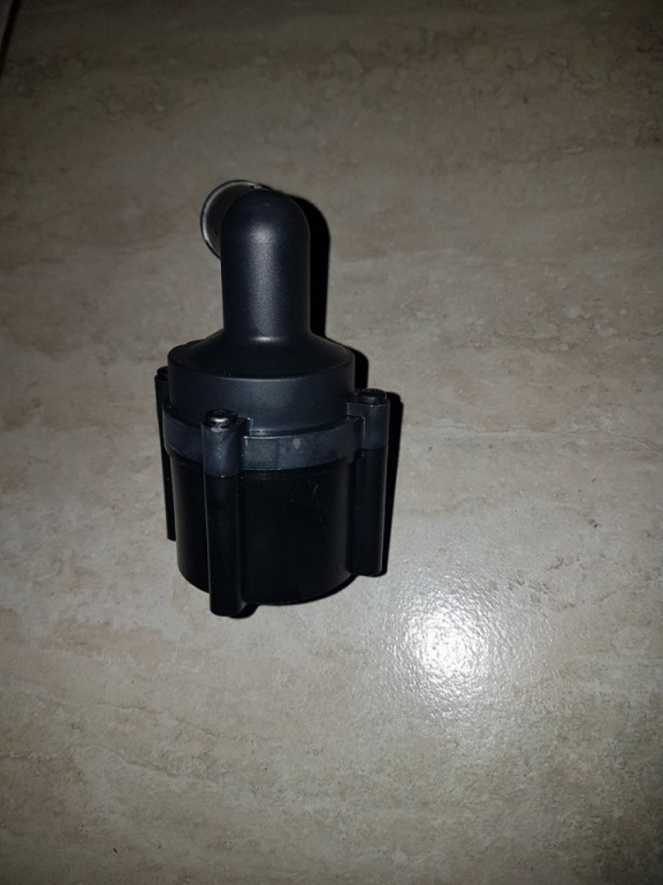 Pompa recirculare apa 5n0965561 vw passat b7 2.0 tdi cffb 140 cai