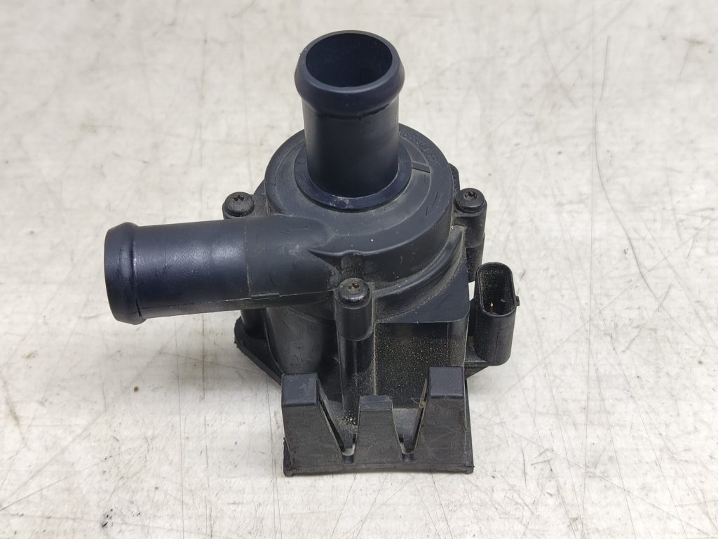 Pompa recirculare apa 8k0819147 2.0 tdi CAG Audi A4 B8/8K [2007 - 2011]