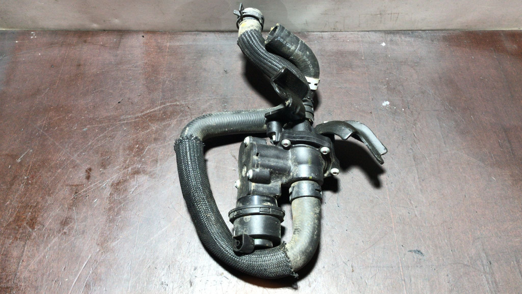 Pompa recirculare apa 922300601R Renault Nissan Opel