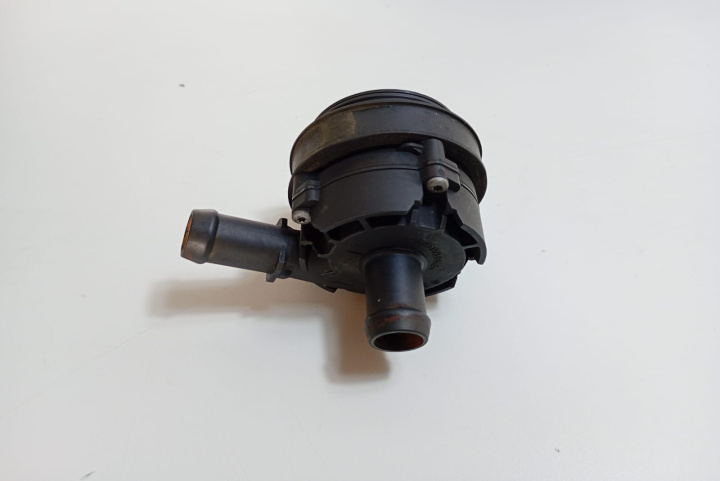 Pompa recirculare apa A0005000686 Mercedes-Benz CLA-Class