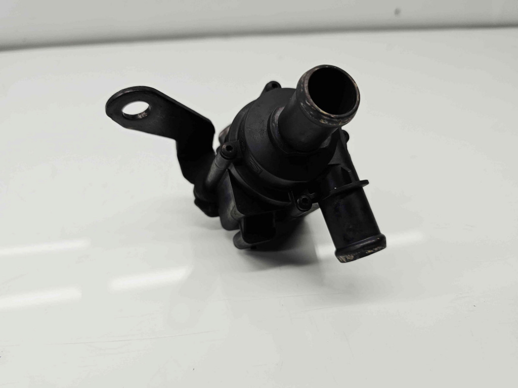 Pompa recirculare apa Audi A4 (8W2, B9) [Fabr 2015-2023] 5Q0965561B 2.0 TDI DETA 140KW / 190CP