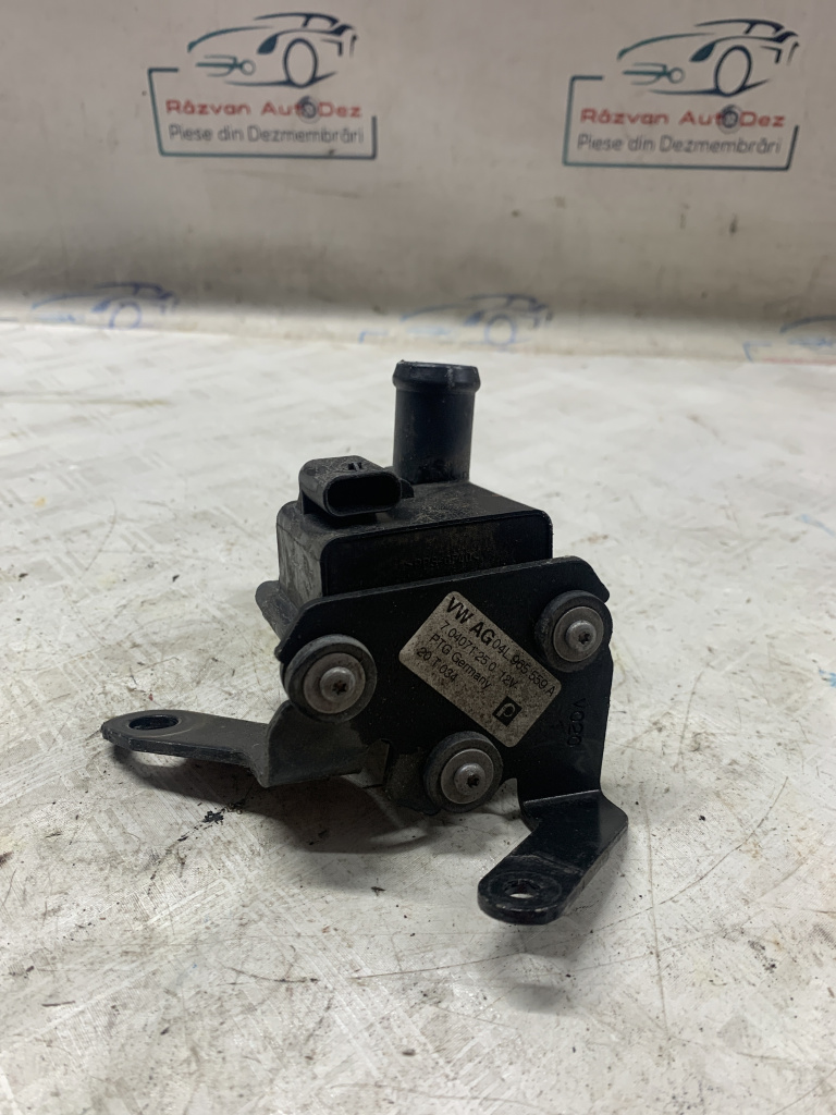 Pompa recirculare apa Audi A5 2.0 Benzina 2017, 04L965559A