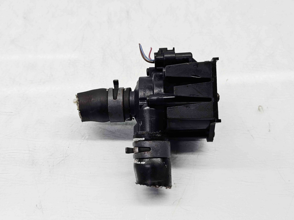 Pompa recirculare apa AUDI A5 (8T3) [Fabr 2007-2015] 8K0819147A 2.0 TDI CJCA 105KW / 143CP