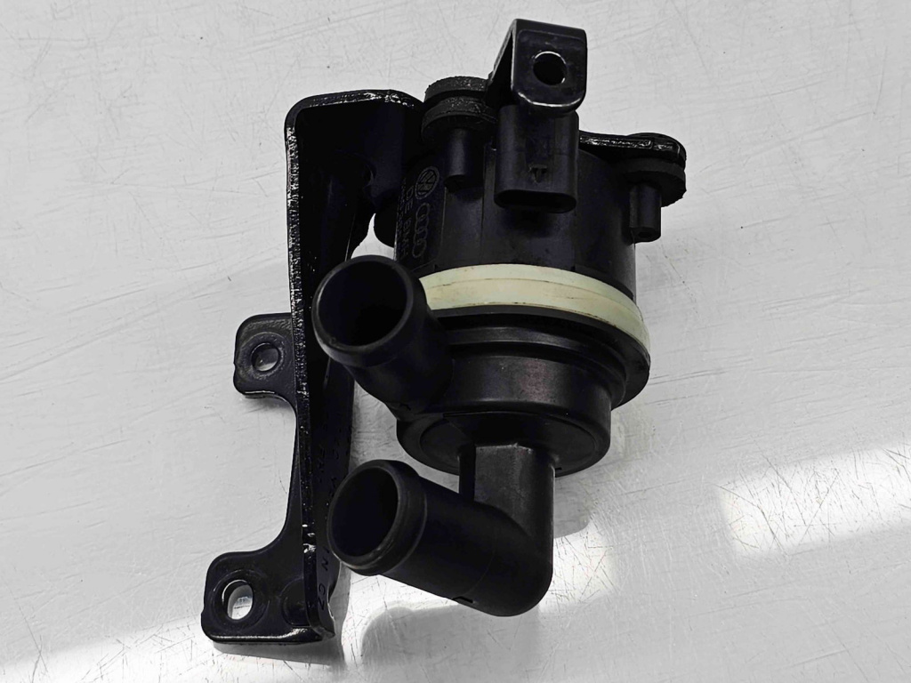 Pompa recirculare apa AUDI A6 (4G5, C7) [Fabr 2011-2017] 5N0965561A 2.0 TDI CJCA 105KW / 143CP