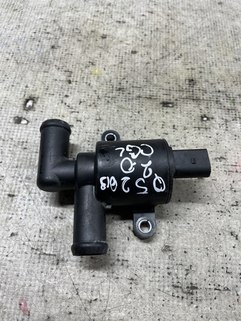 Pompa recirculare apa Audi Q5 2.0 Motorina 2013, 4H0121671D