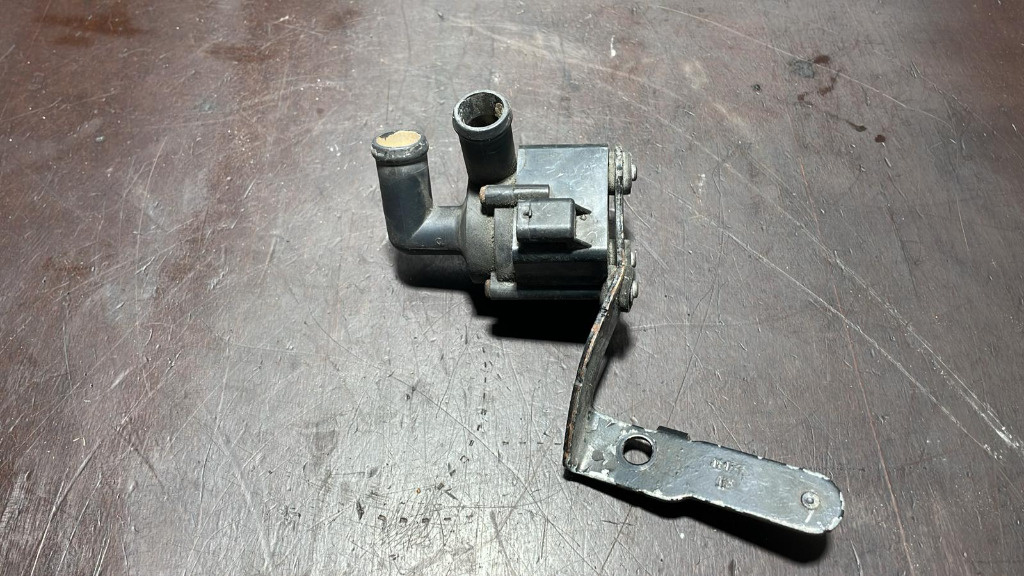 Pompa recirculare apa cod 5N0965561 pentru VW Audi Skoda Seat 1.6 tdi , 2.0TDI