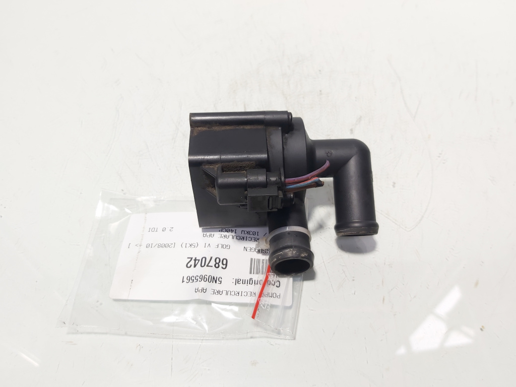 Pompa recirculare apa, cod 5N0965561, Seat Leon (1P1), 1.6 TDI, CAY (idi:687042)