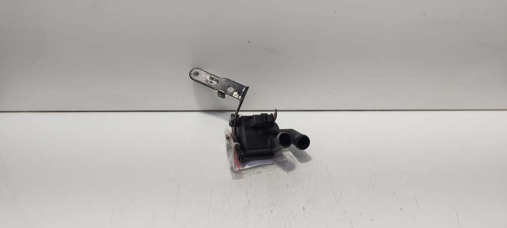 Pompa recirculare apa, cod 5N0965561, Vw Touran (1T3) 1.6 TDI, CAY (idi:690815)