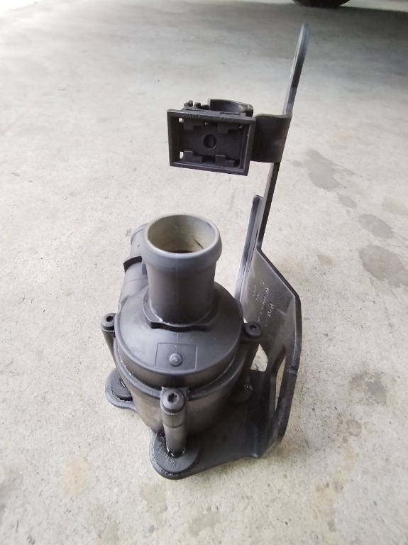Pompa recirculare apa Man TGE 2.0TDI DAVA 5Q0965561B