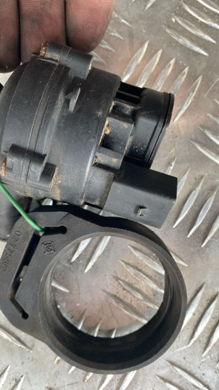 Pompa recirculare apa Mercedes R-Class W251 3.0 CDI cod A2516890708