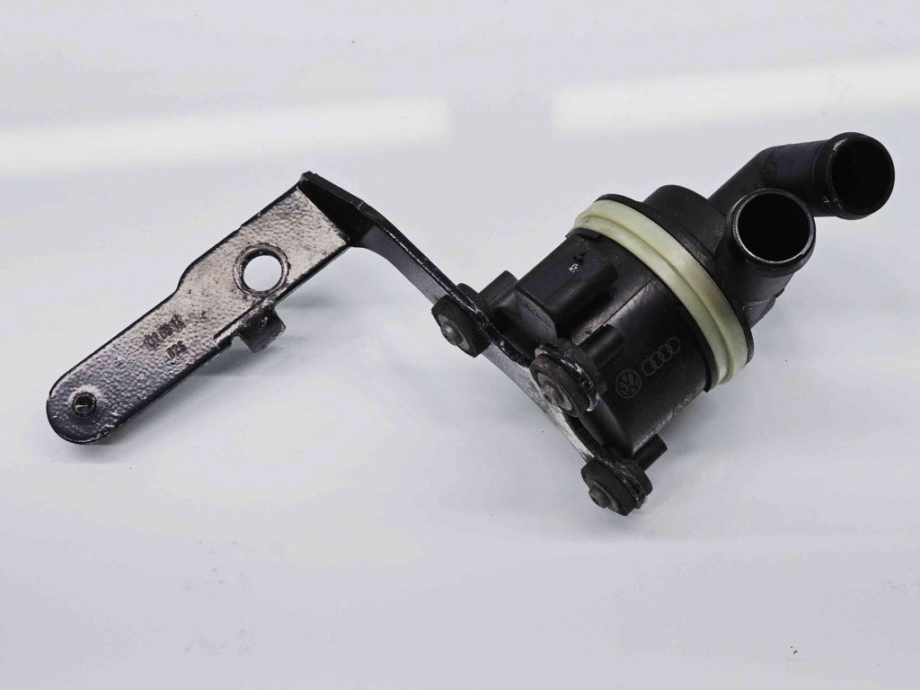 Pompa recirculare apa Seat Alhambra (710) [Fabr 2010-2020] 5N0965561A 2.0 TDI CFFB 103KW / 140CP