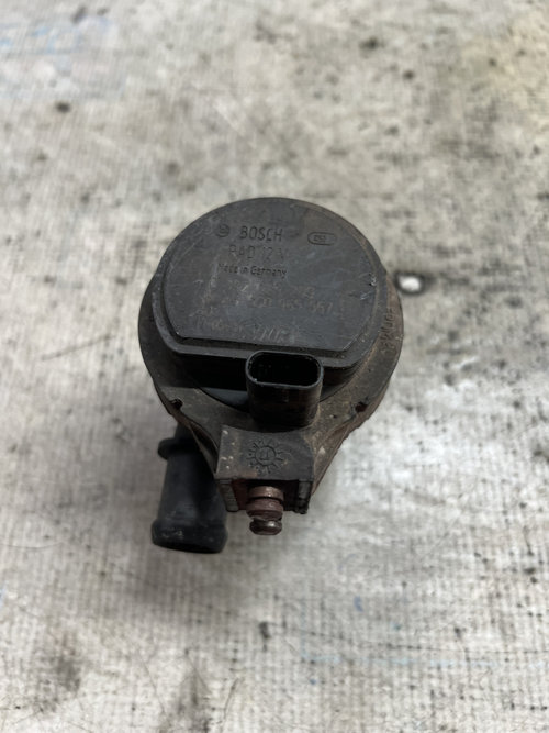 Pompa recirculare apa Skoda Fabia 3 1.4 2015, 5G0965567