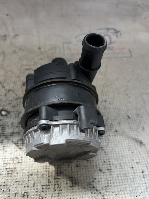 Pompa recirculare apa Skoda Octavia 4 1.4 2020, 04L965567 / MUFA DEFECTĂ