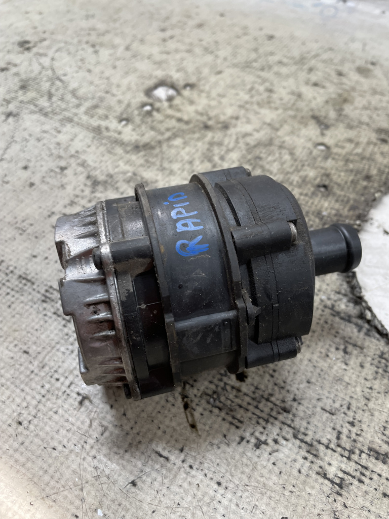 Pompa recirculare apa Skoda RAPID 1.0 2012, 04L965567A