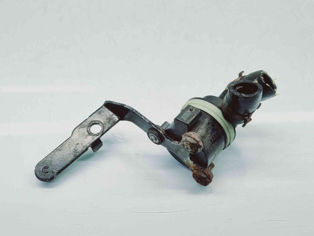 Pompa recirculare apa Volkswagen Passat B6 (3C2) [Fabr 2005-2010] 5N0965561A 2.0 TDI CFGC 130KW / 177CP