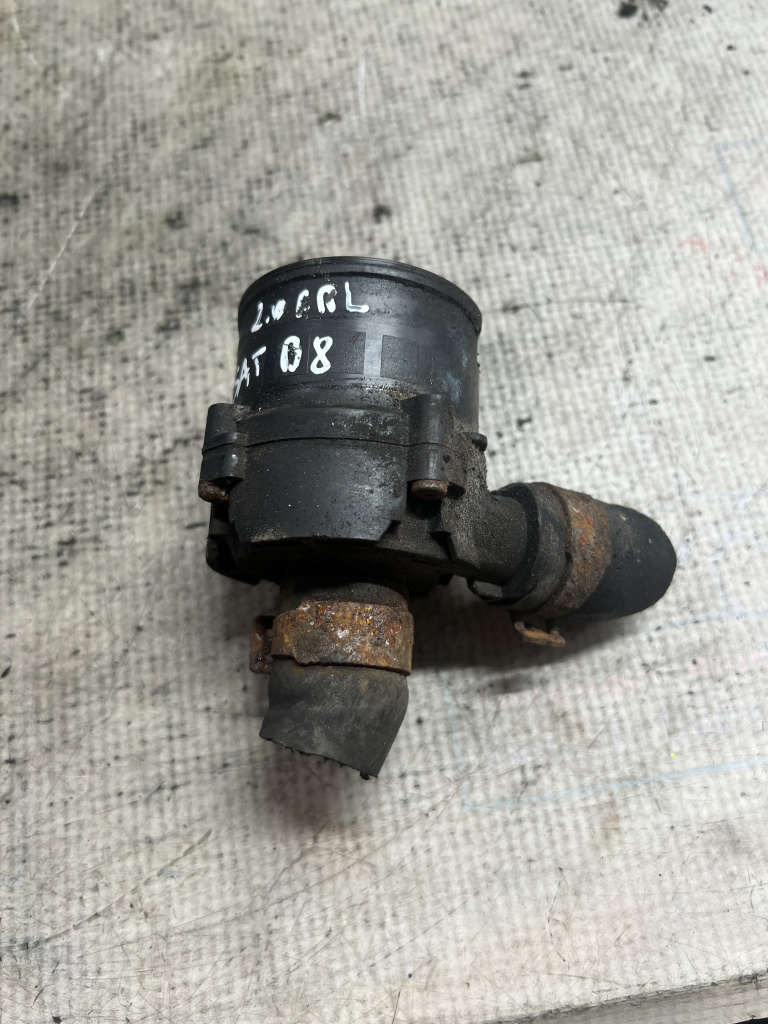 Pompa recirculare apa Volkswagen Passat B8 2.0 2016, 5C0965567