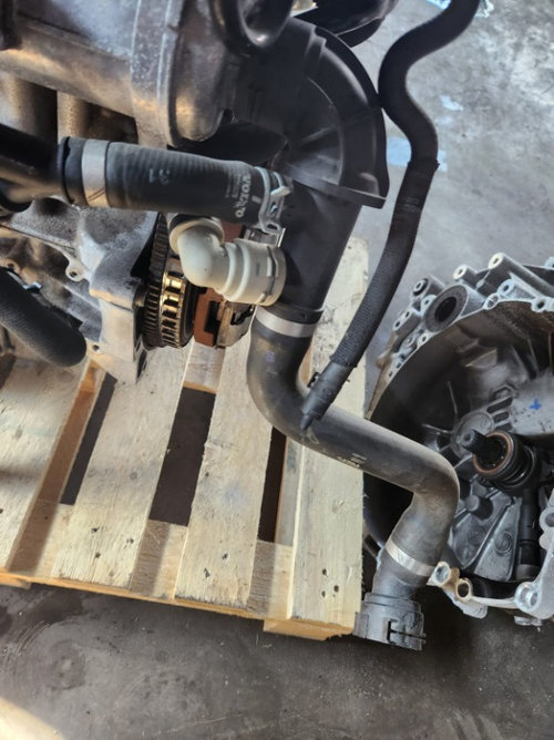 Pompa recirculare apa Volvo V40 2.0 I B4204T38 2017 Cod : 31474969