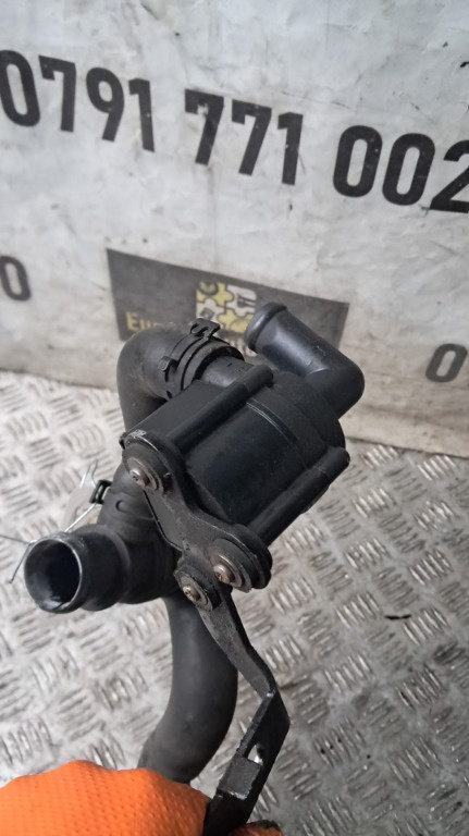 Pompa recirculare apa Vw Golf 6 1.6 TDI cod motor CAY an 2010 cod 5N0965561D