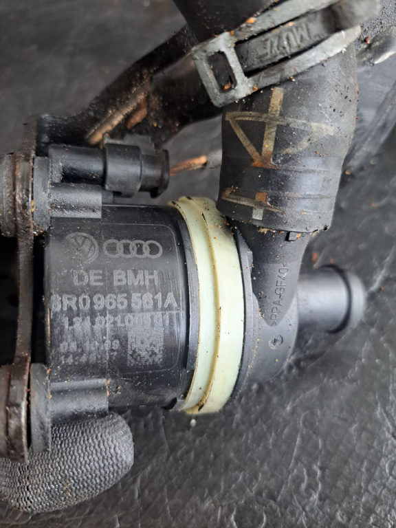 Pompa recirculare apa VW POLO 1.2 TDI 2009–2014 - COD 8R0965561A