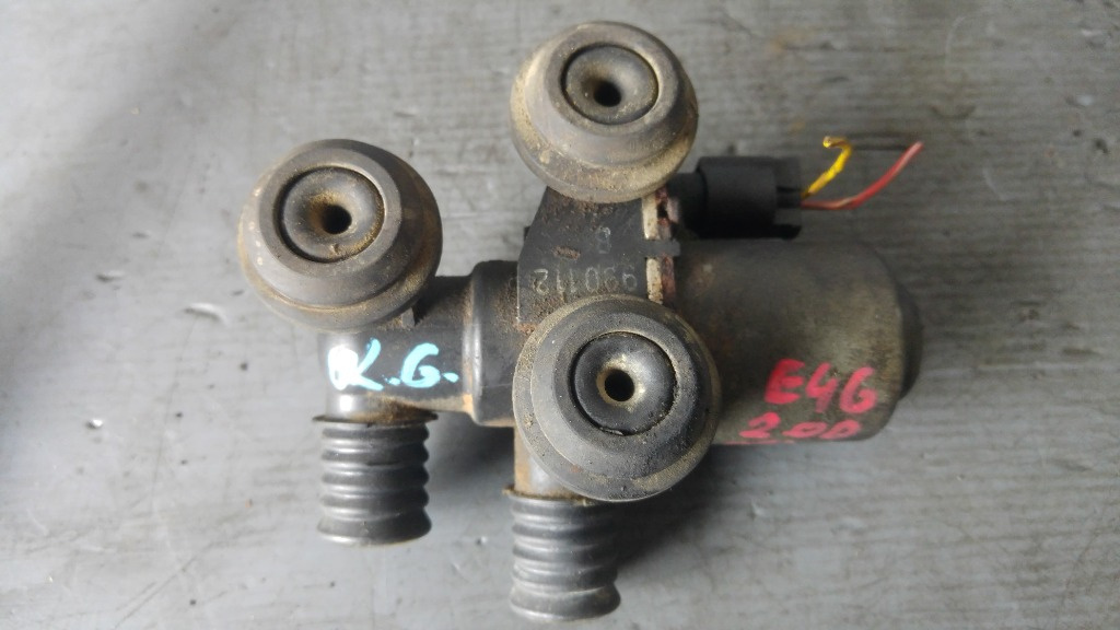 Pompa secundara apa 2.0 d bmw seria 3 e46 64118369805