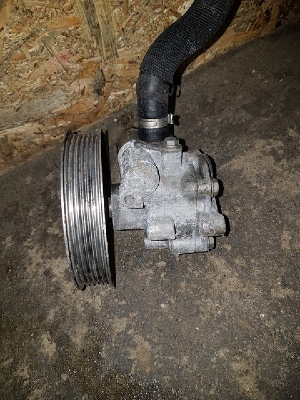 Pompa servdirectie audi a4 b7 2.0 tfsi bwe 200 cai cod 8e0145153d