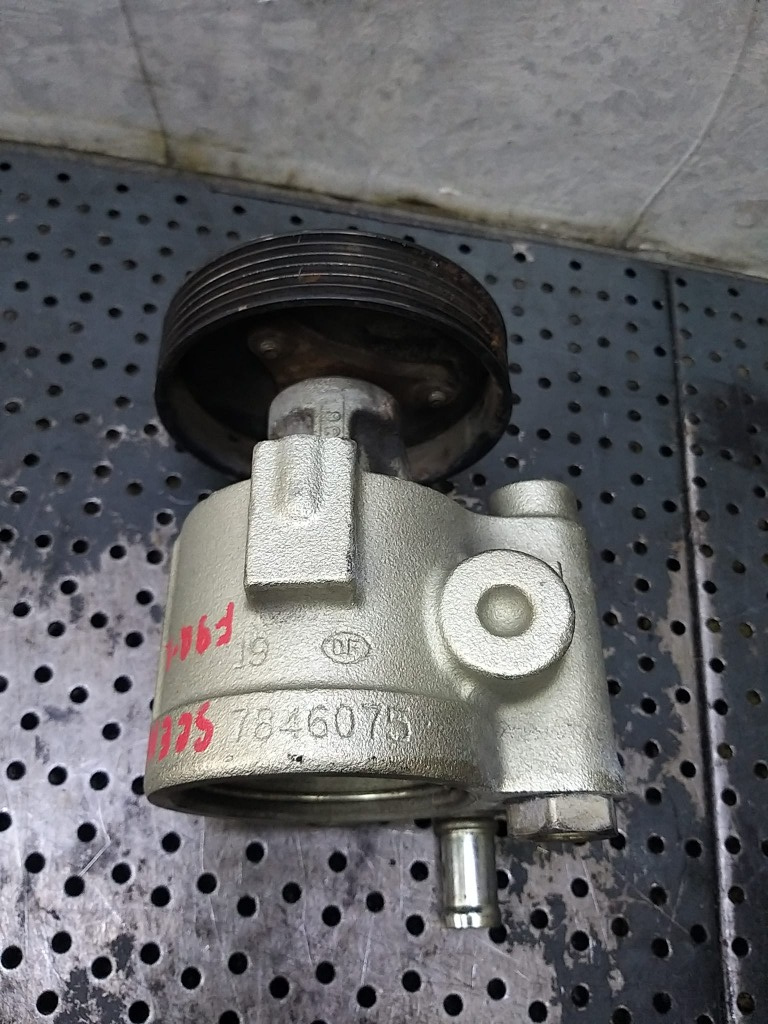 Pompa servodirectie 1.9 dci renault scenic 1 7700105711b 7846075 26082027 7700437179 7700437181
