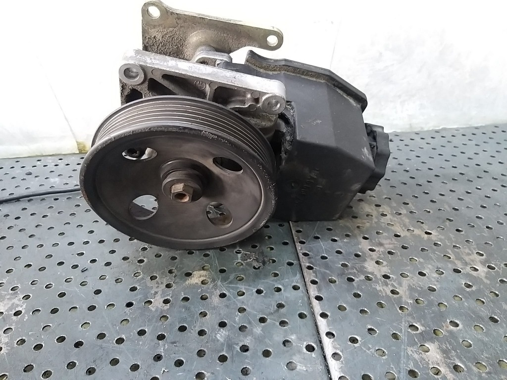 Pompa servodirectie 2.0 b mercedes clk a208 2107929 0024662901