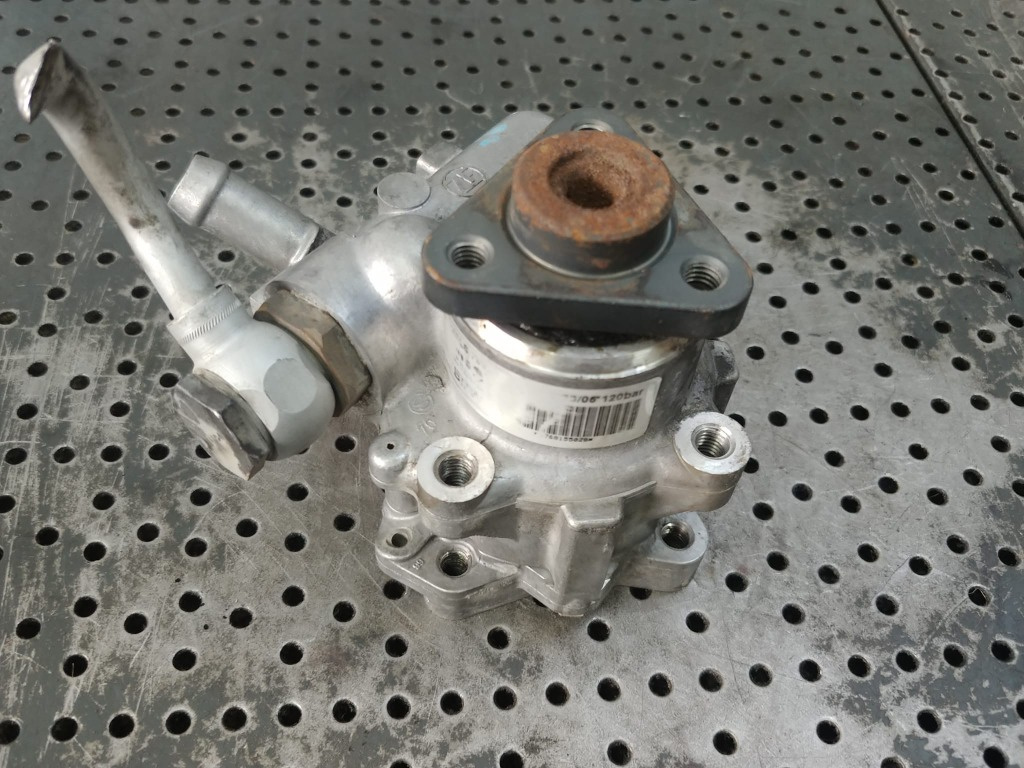 Pompa servodirectie 2.0 d 204d4 118d bmw seria 1 e81 e87 768155028