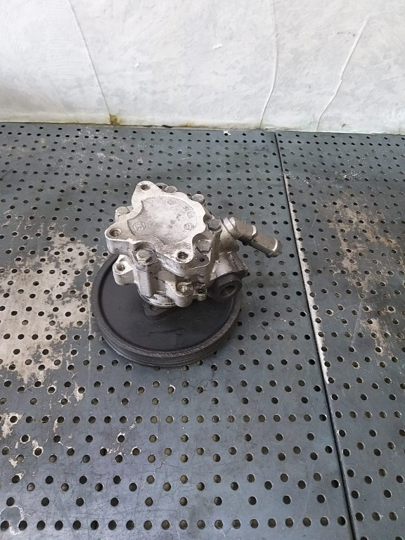 Pompa servodirectie 2.0 d bmw seria 3 e90 e91 7692974546