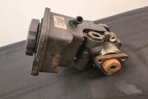 Pompa Servodirectie 2.5D 256D2 / 7693974101 BMW Seria 5 E60/E61 [2003 - 2007]