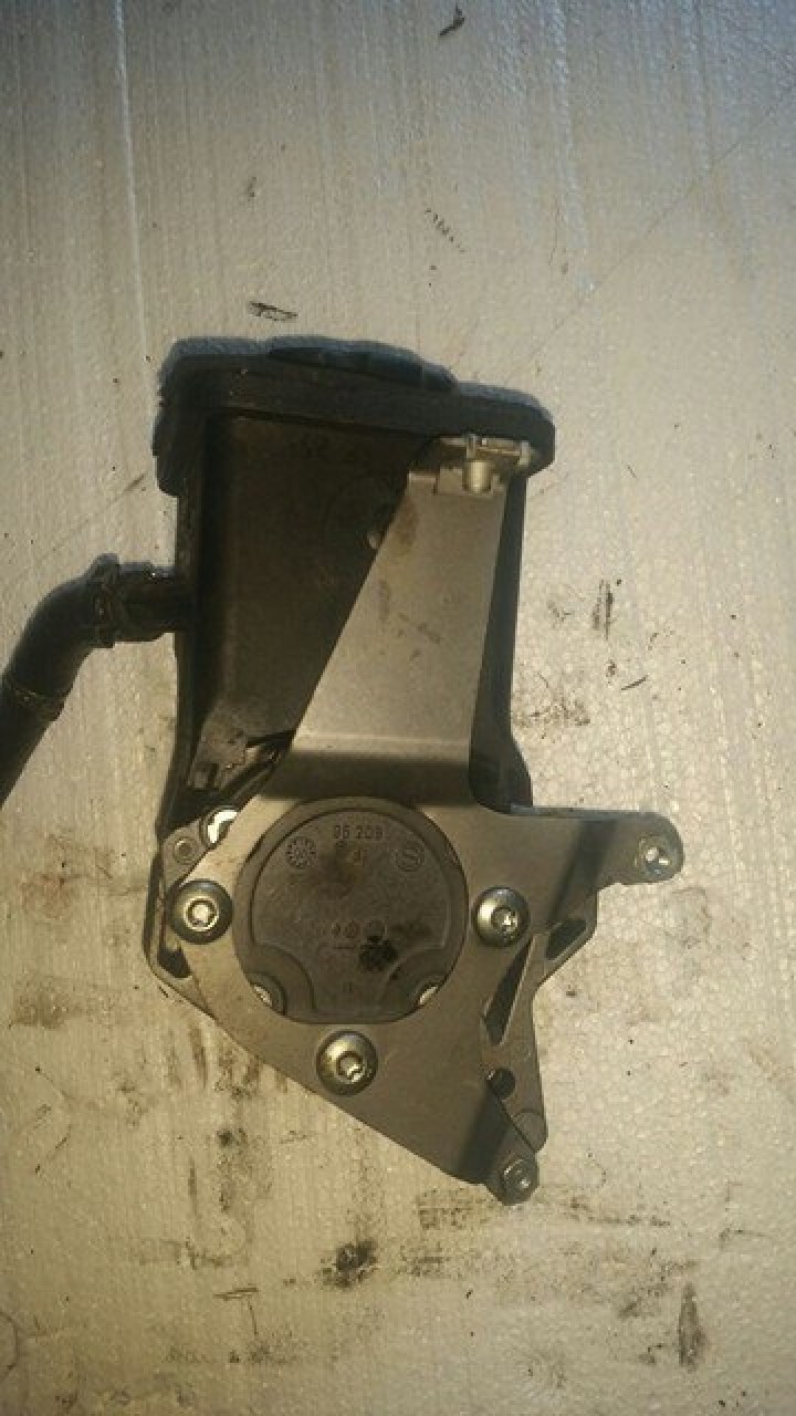 Pompa servodirectie bmw e60 e61 535d m57n306d4 272 cai