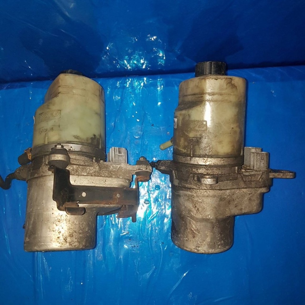 Pompa servodirectie cod 4m51-3k514-ac ford c-max 1.6 tdci hhda hhdb 90 cai