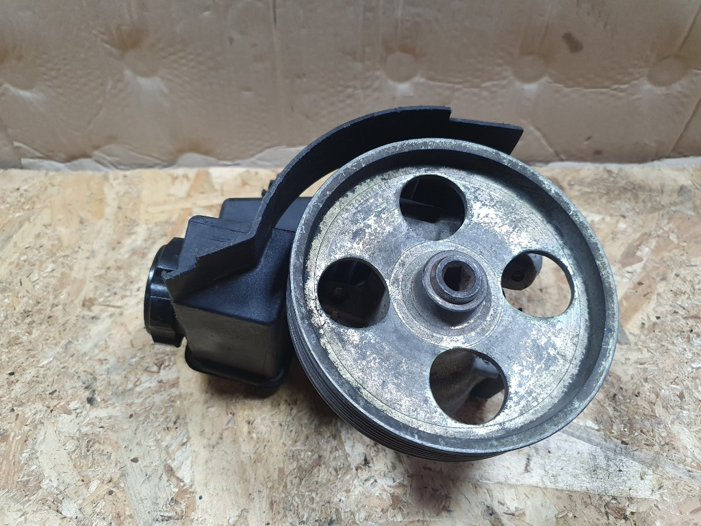 Pompa servodirectie cu vas Peugeot 206 1.4 HDI 2006