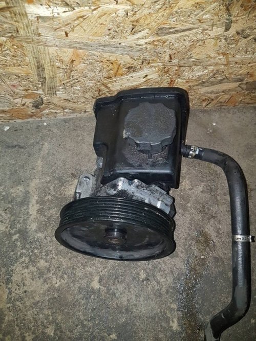 Pompa servodirectie mercedes benz w211 e220 cdi